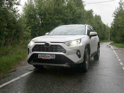 Комплектации Toyota RAV4: какие опции выбирать