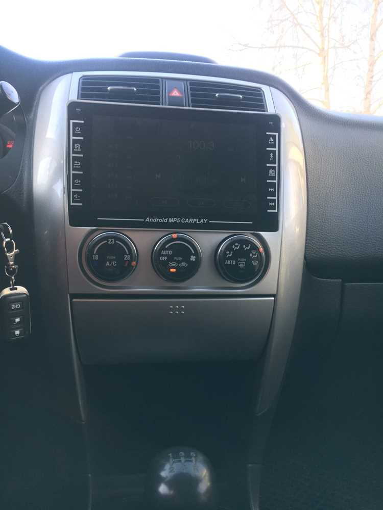 Установка устройства в панель